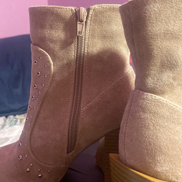 Lulus’ booties - Picture 3 of 4